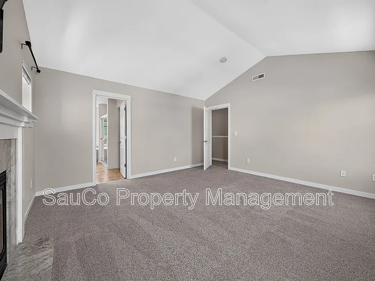 5073 NW 149th Ter — Photo 11