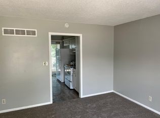 8618 W 78th Ter, Overland Park, KS 66204