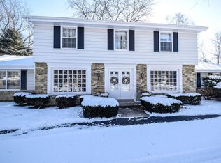 18235 Lamplighter Ln, Brookfield, WI 53045