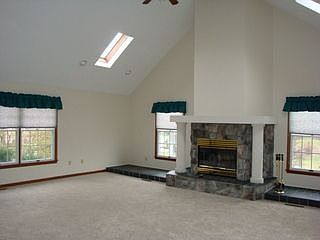 4th image of 1120 Steeplechase Dr