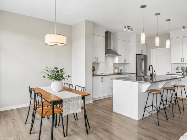 63 N Fireside Cres, Cochrane, AB T4C 2L4