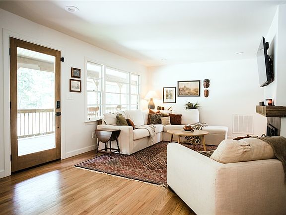3rd image of 154 Wesley Ct