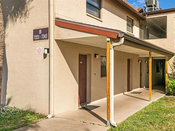 7223 Cloister Dr #111, Sarasota, FL 34231