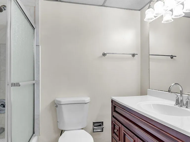 5900 NW 44th St #106 — Photo 20