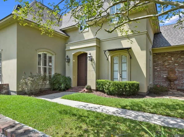 2210 Laurel Lakes Ave, Baton Rouge, LA 70820