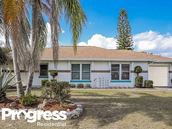 3rd image of 205 E Cedarwood Cir