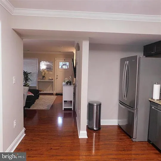 3 bed, 1.5 bath, 1024 sqft, $2,200 — Photo 4