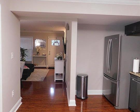 4th image of 567 Lancaster Pl #567