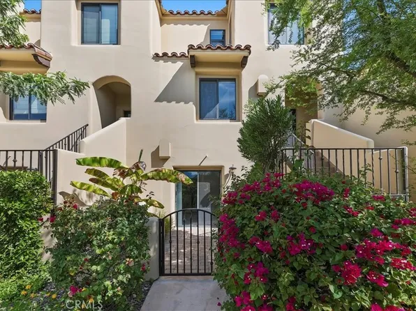 1045 Villorrio, Palm Springs, CA 92262