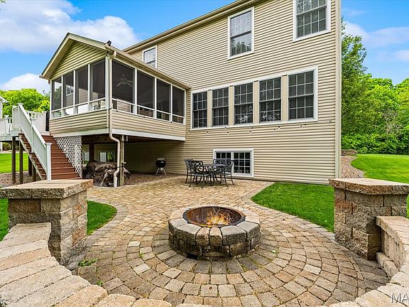 3rd image of 150 Marigold Dr