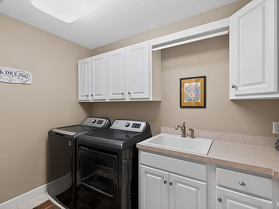 2nd image of 3327 Bridgetown Rd