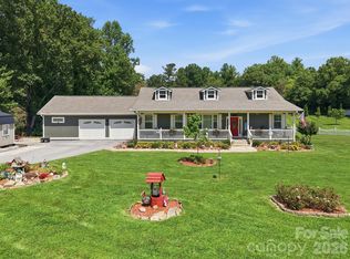 60 Shacoba Ln #1, Hendersonville, NC 28792