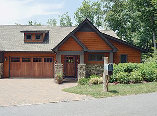 15 Hawks Branch Cir, Fairview, NC 28730