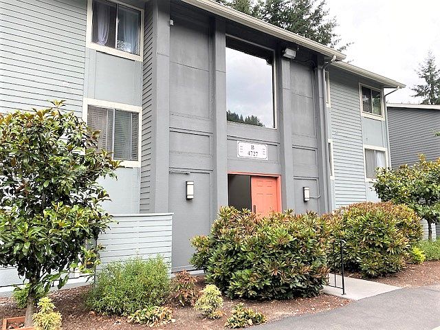 1st image of 4727 W Lake Sammamish Pkwy SE #B106u