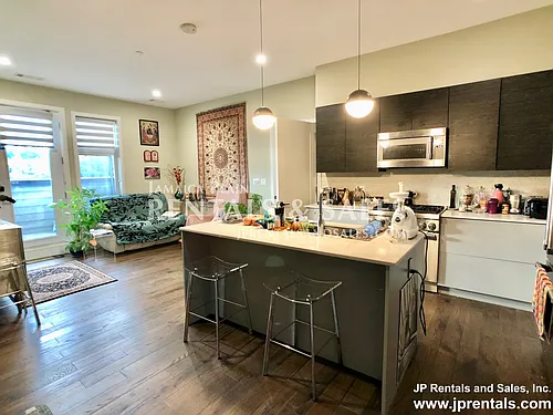 45 Burnett St #404 Photo 1