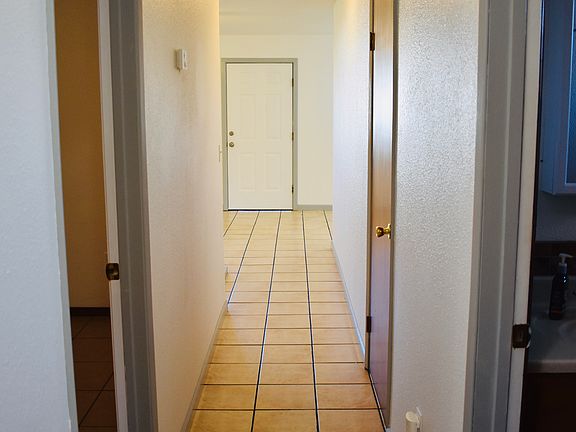 5th image of 12106 Hernandez Ave