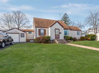 1786 Queen St, Bellmore, NY 11710