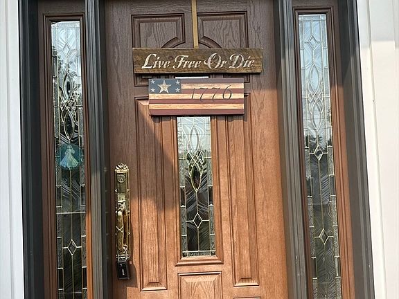 4th image of 139 Blanchard St