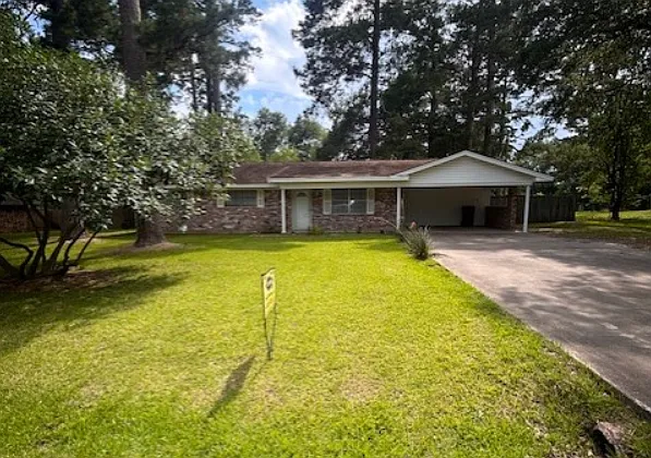 104 Summerset Dr — Photo 1
