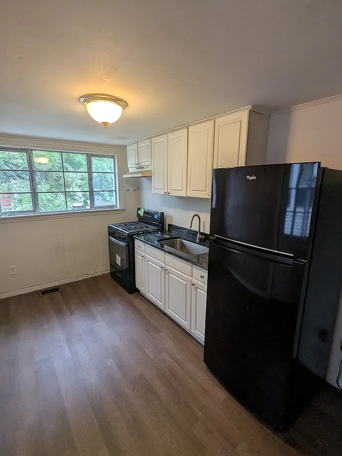 241 N Lime St - 1 — Photo 4
