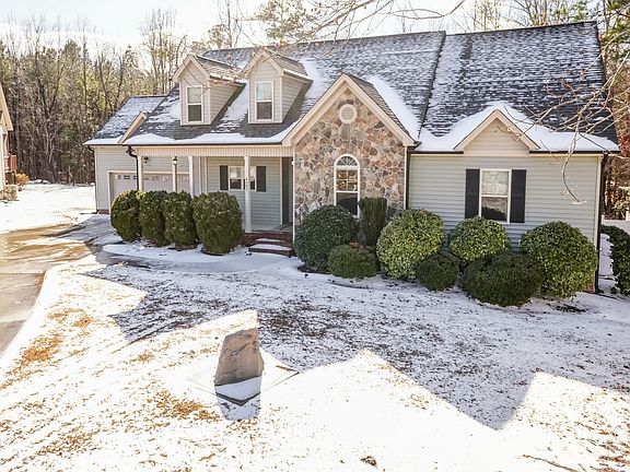 3rd image of 4001 Hopkins Trace Ln