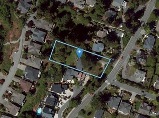 3904 Wilkinson Rd, Saanich, BC V8Z 5A2
