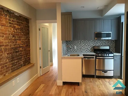 Rented by EXR | media 17