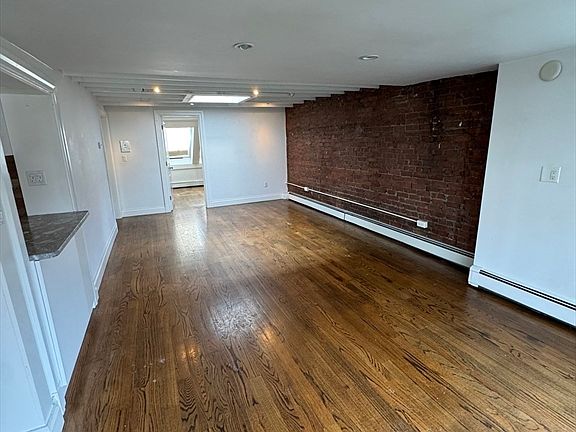 2nd image of 12 Aberdeen St #3