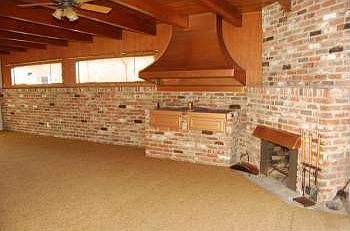 4th image of 26437 Underwood Ave