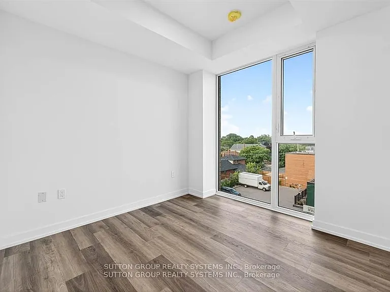 6 Chartwell Rd #402 — Photo 12