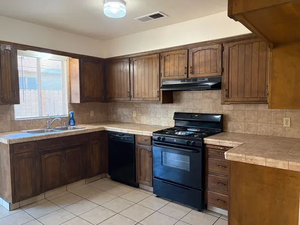 560 N Prospect St, Porterville, CA 93257