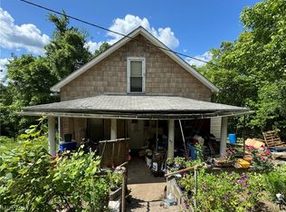 215 W Muskingum St, Freeport, OH 43973
