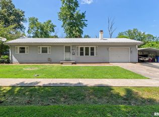 613 W Stotlar St, West Frankfort, IL 62896