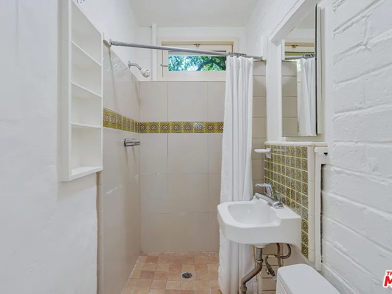 21652 Encina Rd — Photo 10