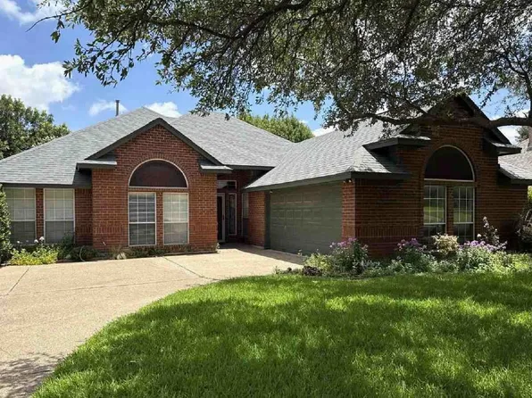 6925 Tameron Trl, Fort Worth, TX 76132