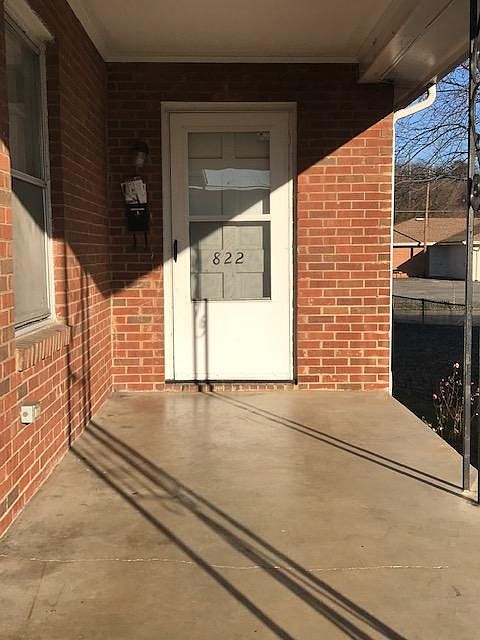 1st image of 822 Florida St