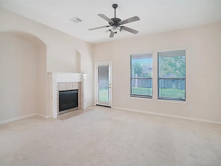 111 Zephyr Bend Pl — Photo 16