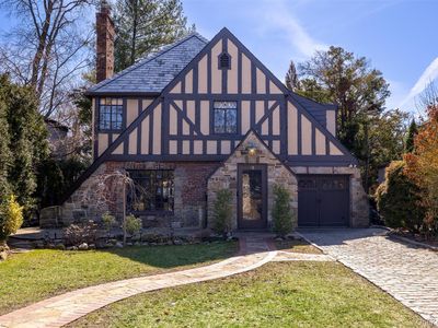 58 E Strathmore Lane, Rockville Centre, NY, 11570