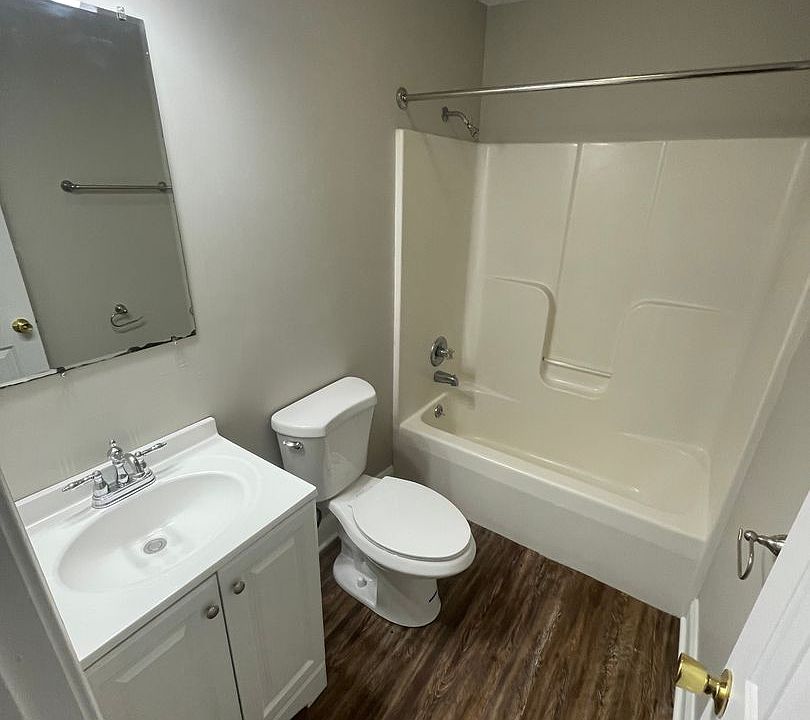 2nd image of 145 Lois Ln #220-8