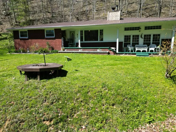 1634 Little Lefthand Rd, Looneyville, WV 25259