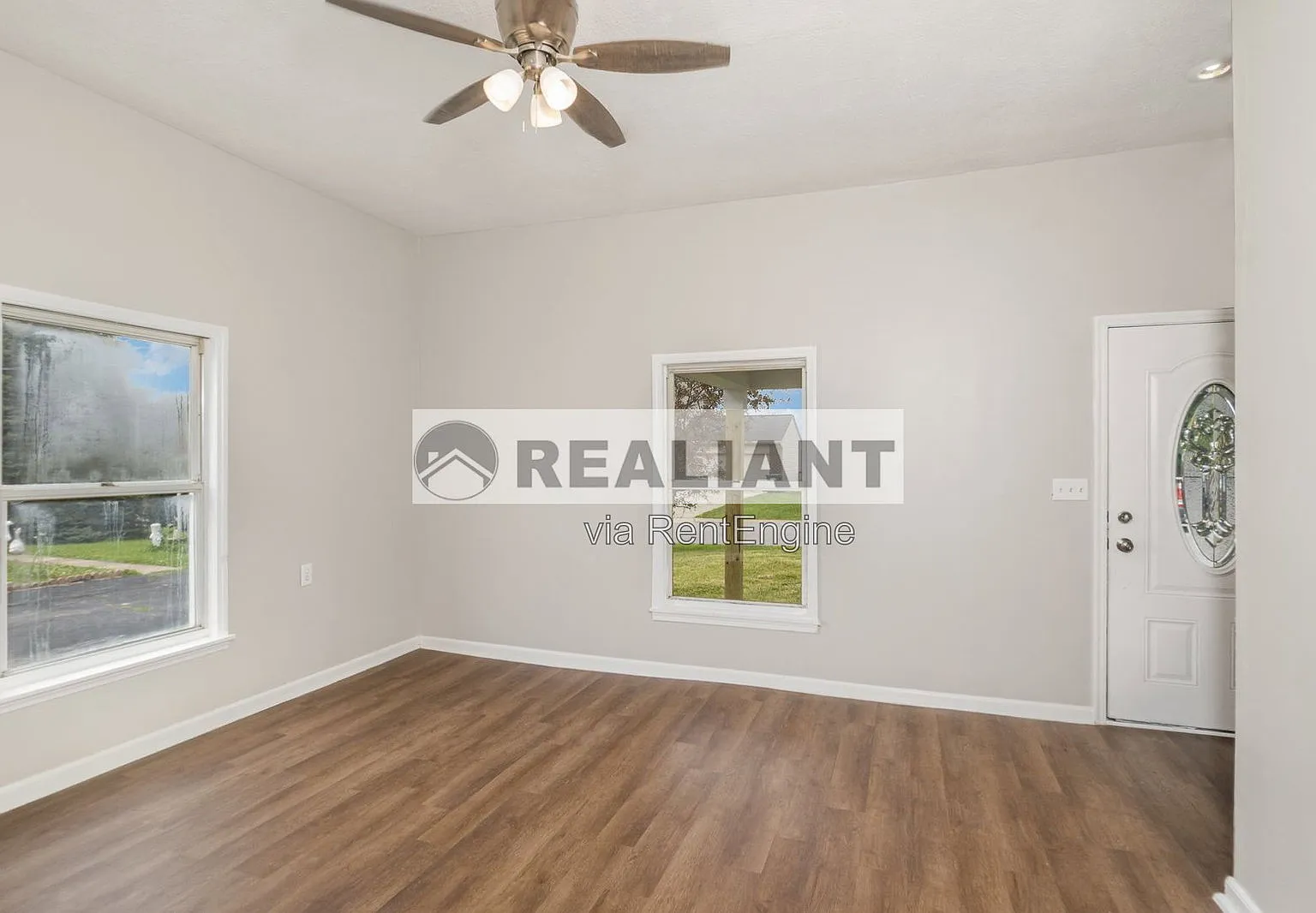 3 bed, 1.0 bath, 1344 sqft, $1,895 — Photo 3
