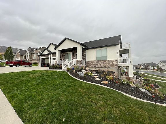 3rd image of 106 E Catamaran Way