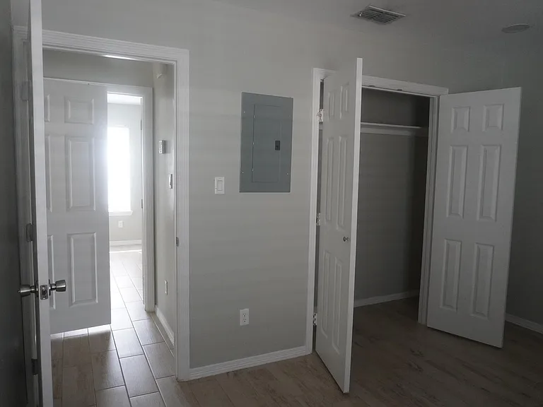 2802 Primrose Ave #1 — Photo 16