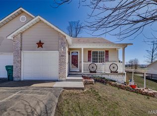 1865 Black Oak Dr, Farmington, MO 63640