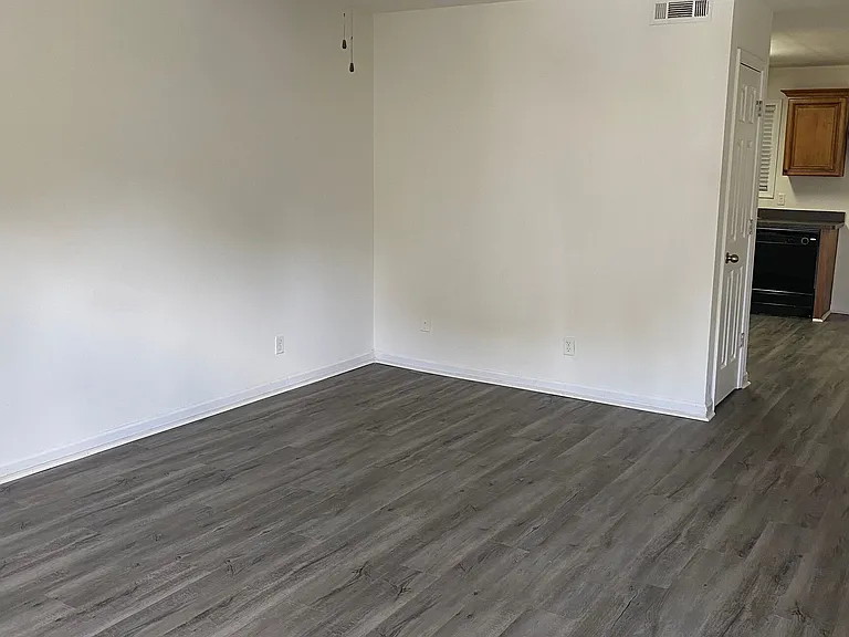 432 W I Pkwy — Photo 7
