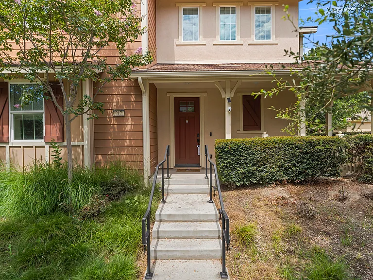217 Wicker — Photo 49