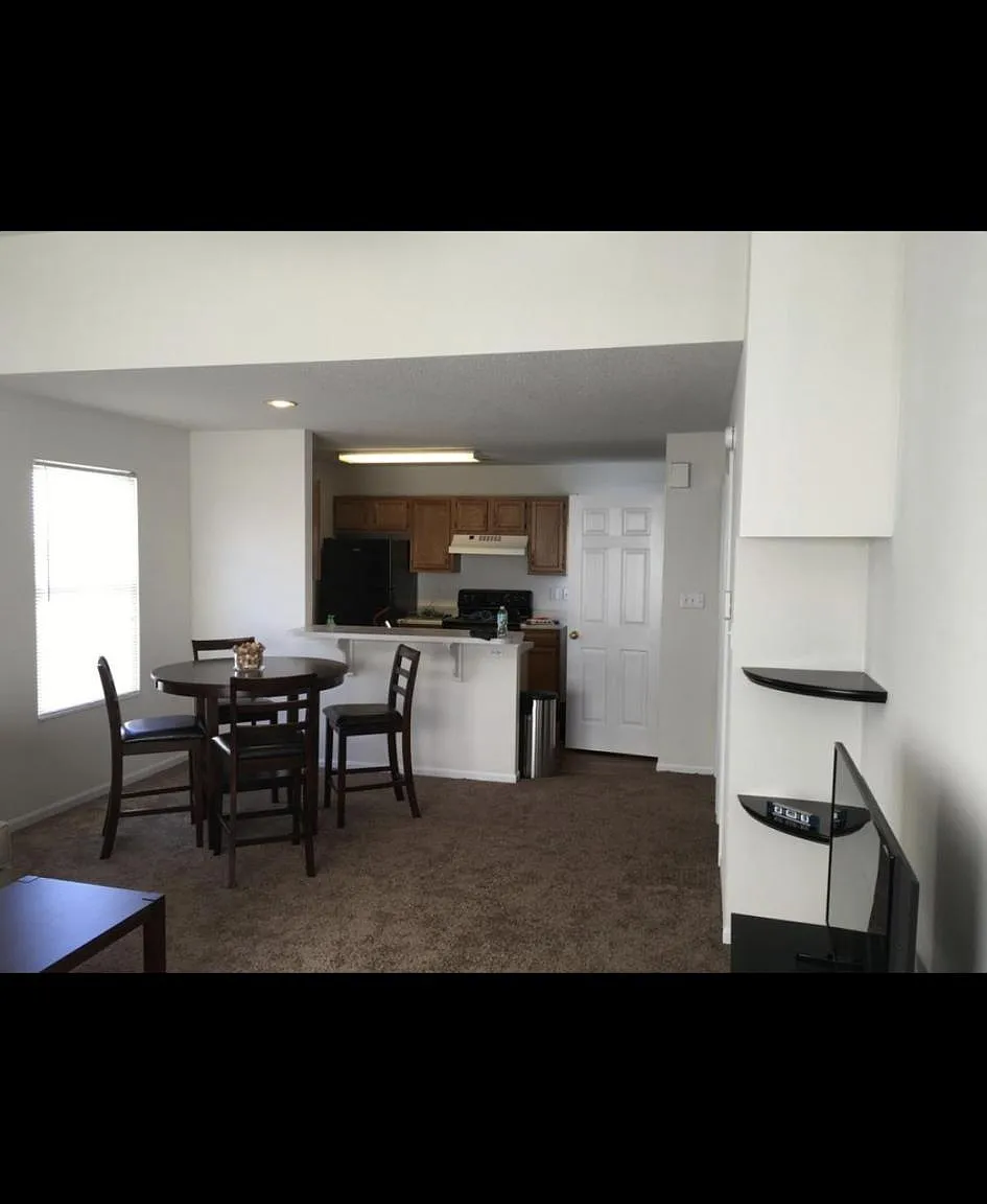 3 bed, 1230 sqft, $1,450 — Photo 3