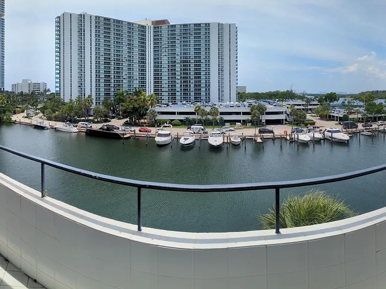 220 Kings Point Dr #501 — Photo 18