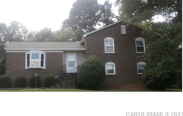 1st image of 1013 Forestbrook Dr