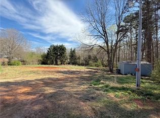 509 Lynn Dr, West Union, SC 29696